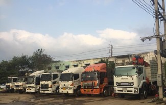 กองรถบรรทุกขนส่งเศษโลหะ